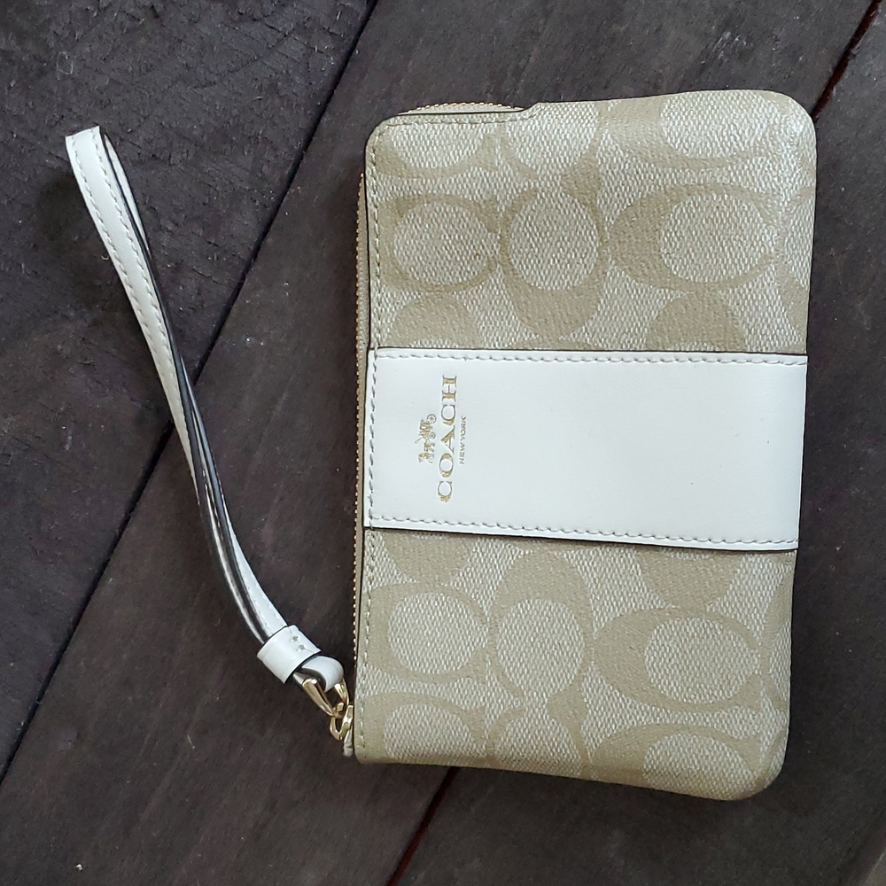 COACH corner zip wristlet light khaki/chalk color